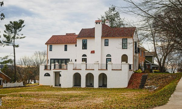 How do you set up a digital inventory for your items before a UK home move?